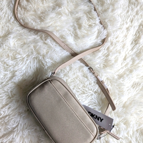 DKNY Crossbody Bags & Handbags for Women with Cross-Body Strap - Picture 10 of 11